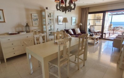 SPECTACULAR BEACHFRONT APARTMENT – VILLA GADEA, ALTEA